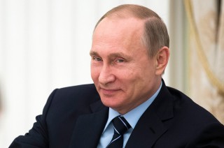 Путин поздравил женщин стихами Бальмонта